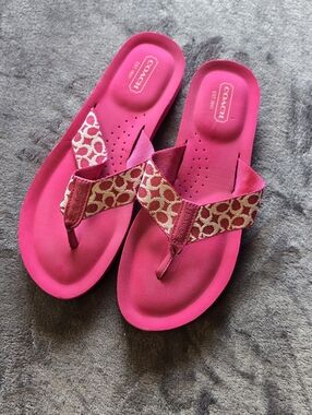 Coach Jessalyn Pink Flip Flops Size 8